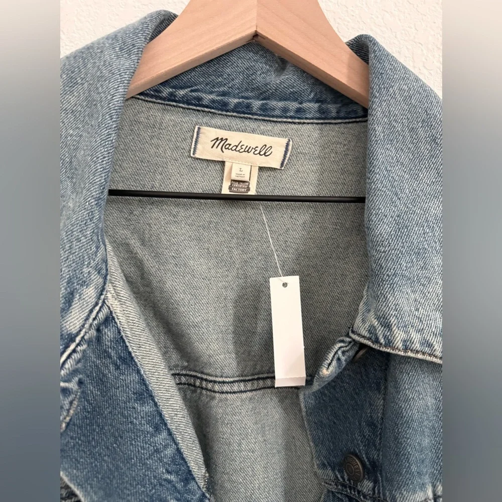 Madewell // NWT Relaxed Crop Jean Trucker Jacket in Billings Wash - Picture 8 of 13